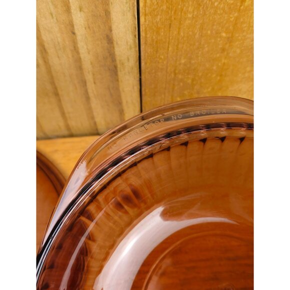 Vintage Pyrex Cranberry Ribbed 2 Qt Casserole Dish with Lid, O24-S - Picture 6 of 7